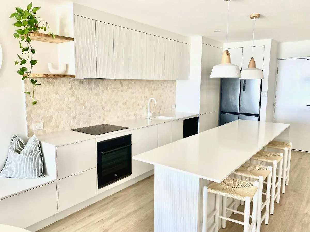 Monterey Lodge - Unit 18, 27 Warne Terrace, Kings Beach Caloundra Apartment